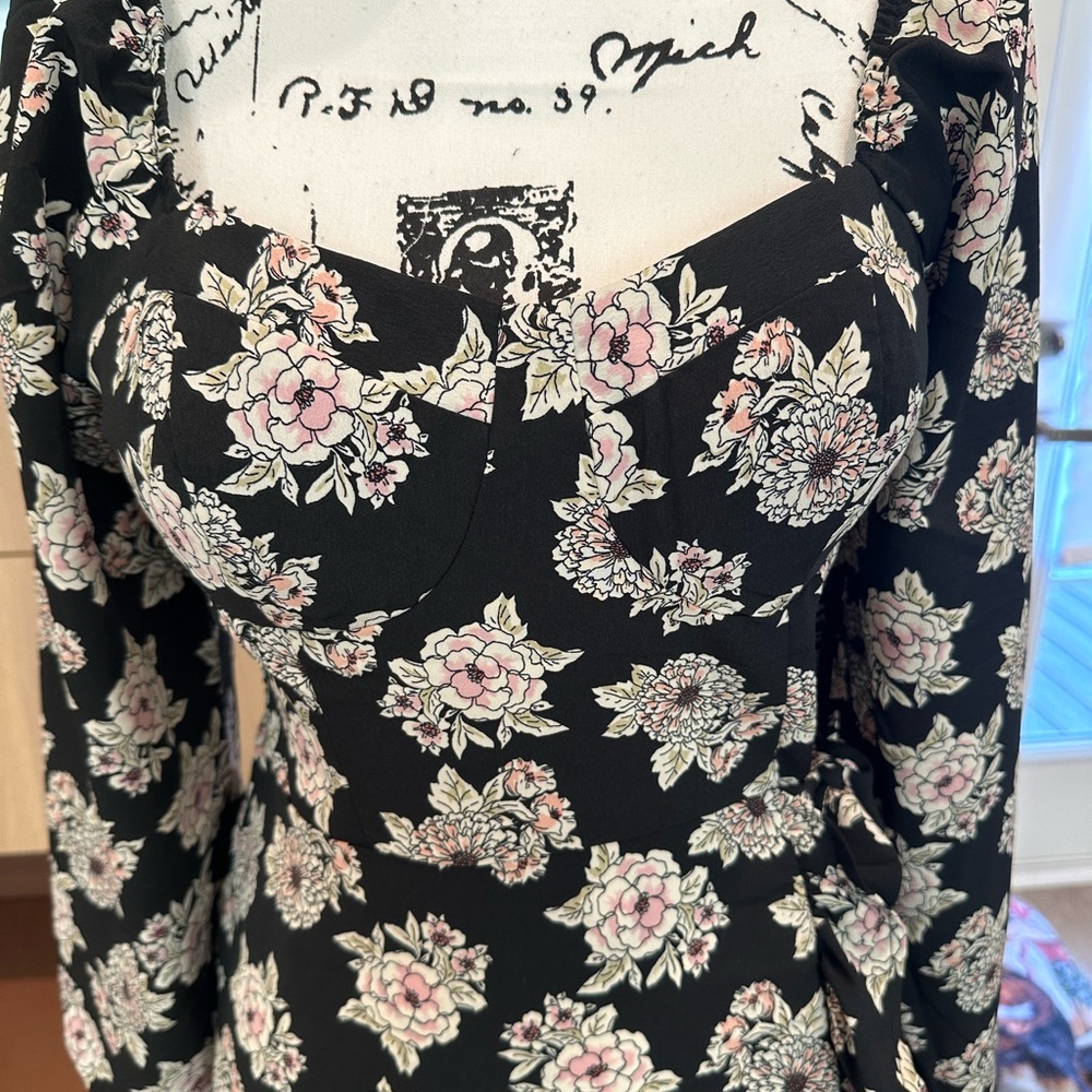 NWT- Black Floral Long Sleeve Dress FITS LIKE A WOMAN’S 6